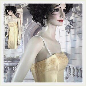 Bloomingdale's Dress Strapless Sz 2 Gold 81% Silk Designer Evening Formal Party